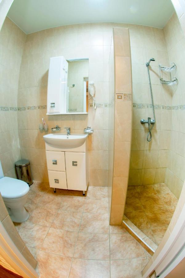 Embrace Hotel ตรุสคาเวตส์ ภายนอก รูปภาพ