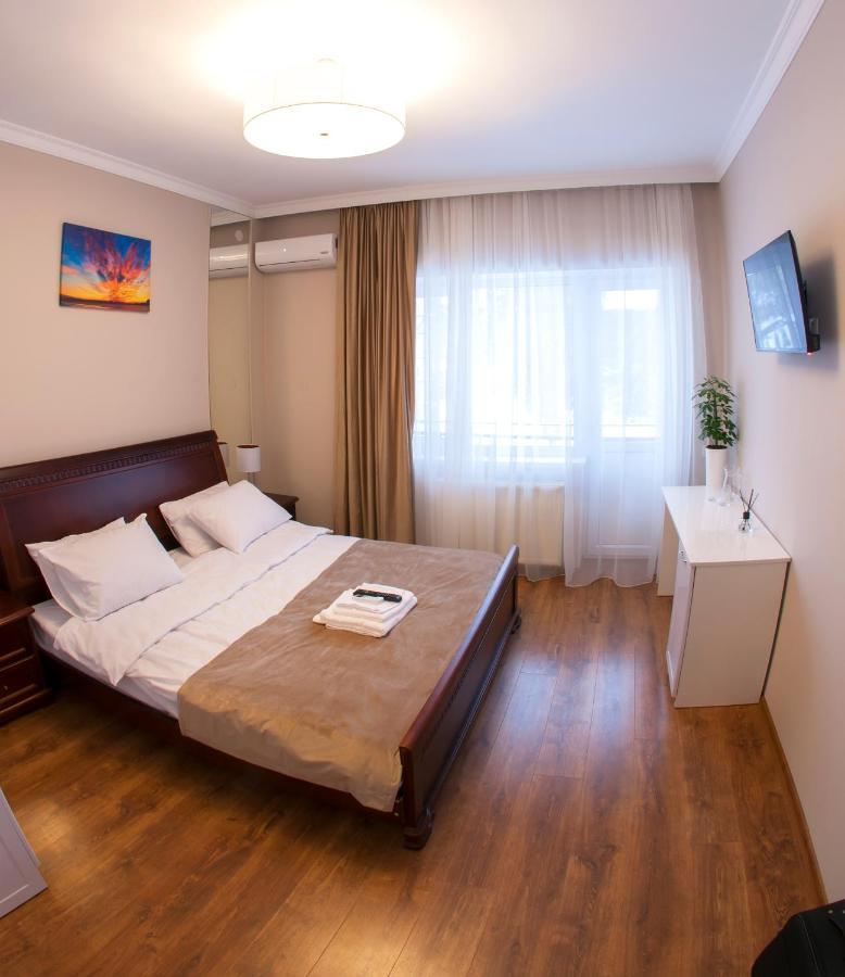 Embrace Hotel ตรุสคาเวตส์ ภายนอก รูปภาพ
